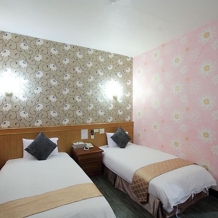 Chiayi Crown Hotel Buitenkant foto