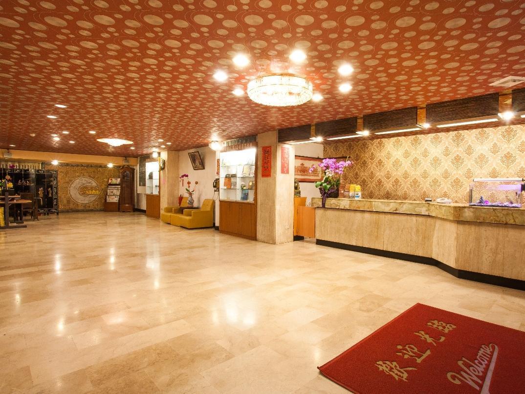 Chiayi Crown Hotel Buitenkant foto