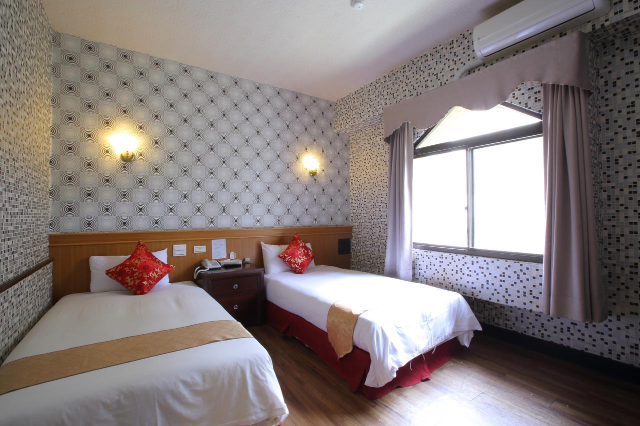 Chiayi Crown Hotel Buitenkant foto