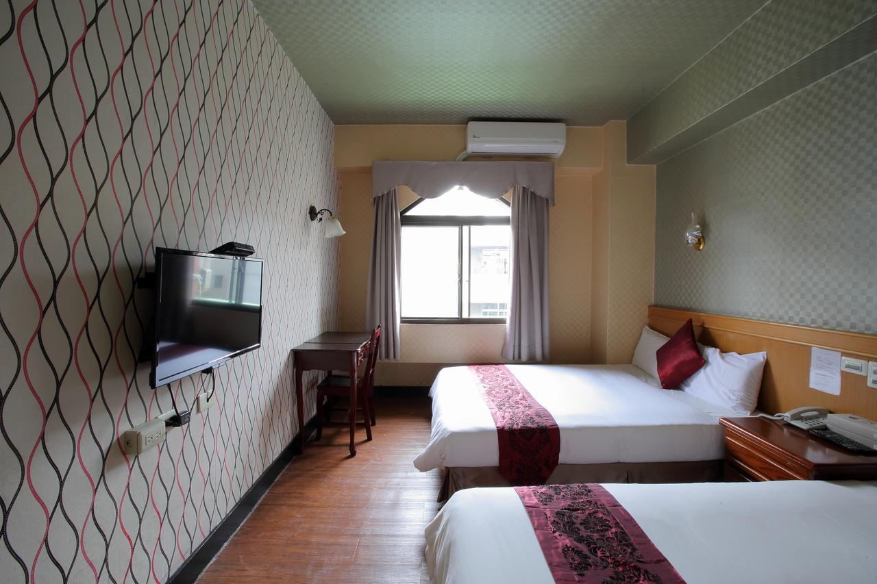 Chiayi Crown Hotel Buitenkant foto