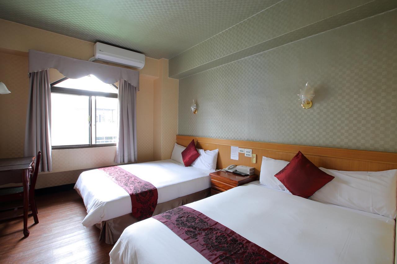Chiayi Crown Hotel Buitenkant foto