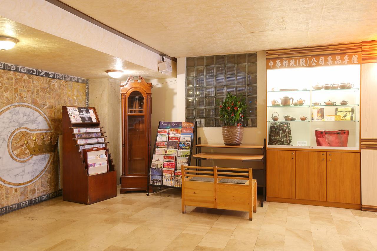 Chiayi Crown Hotel Buitenkant foto