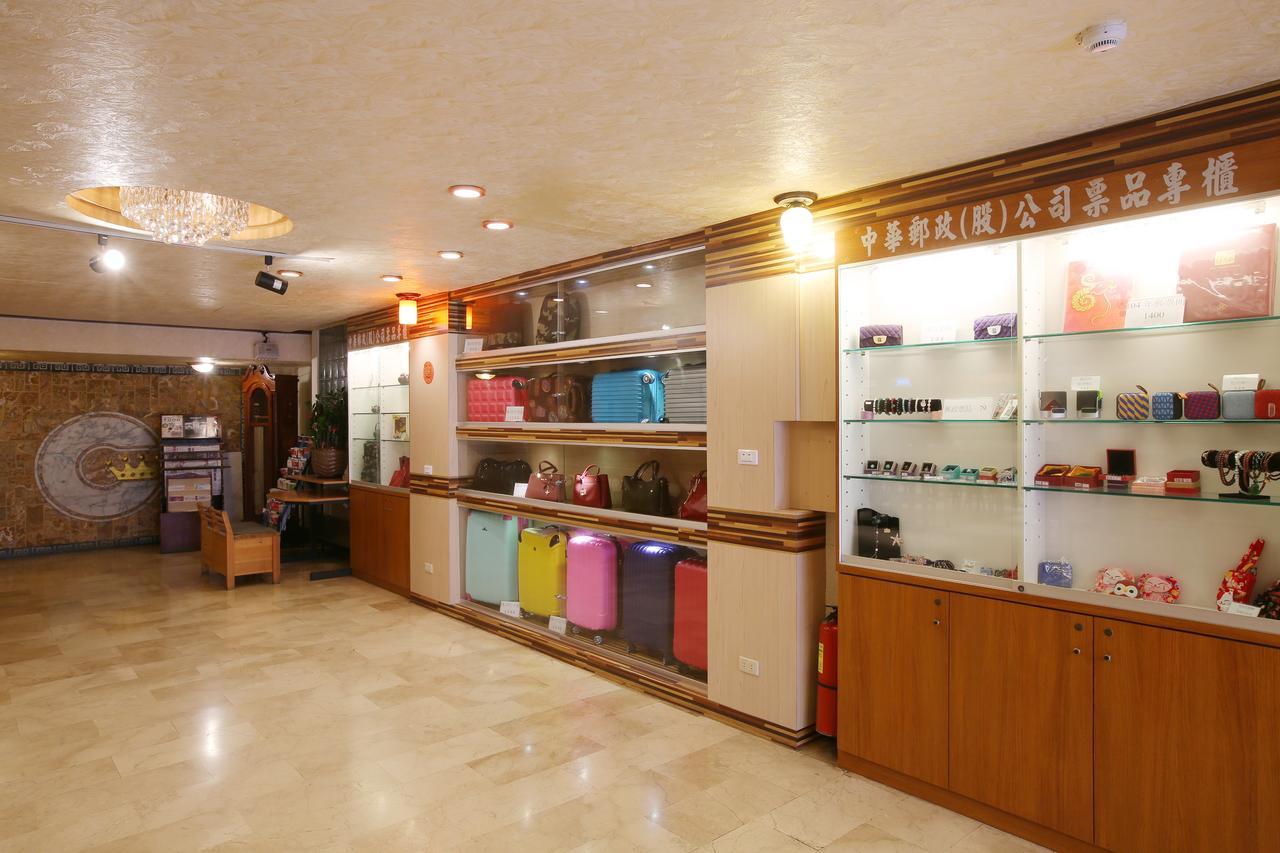 Chiayi Crown Hotel Buitenkant foto