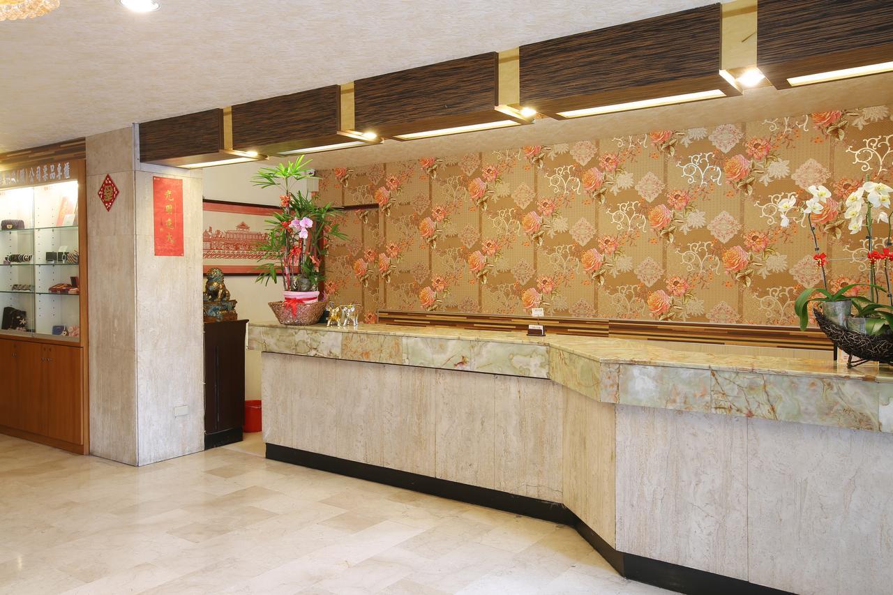 Chiayi Crown Hotel Buitenkant foto
