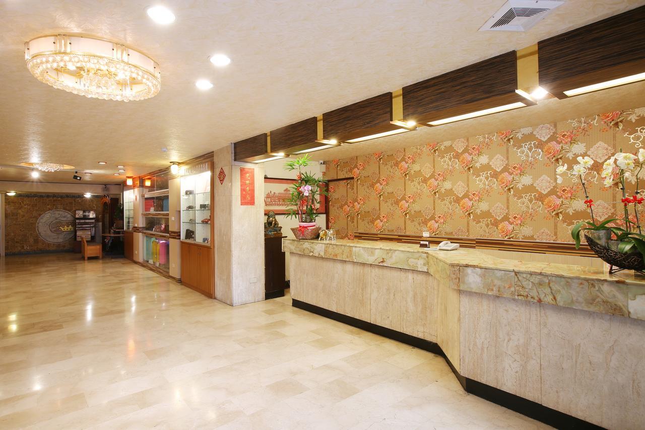 Chiayi Crown Hotel Buitenkant foto
