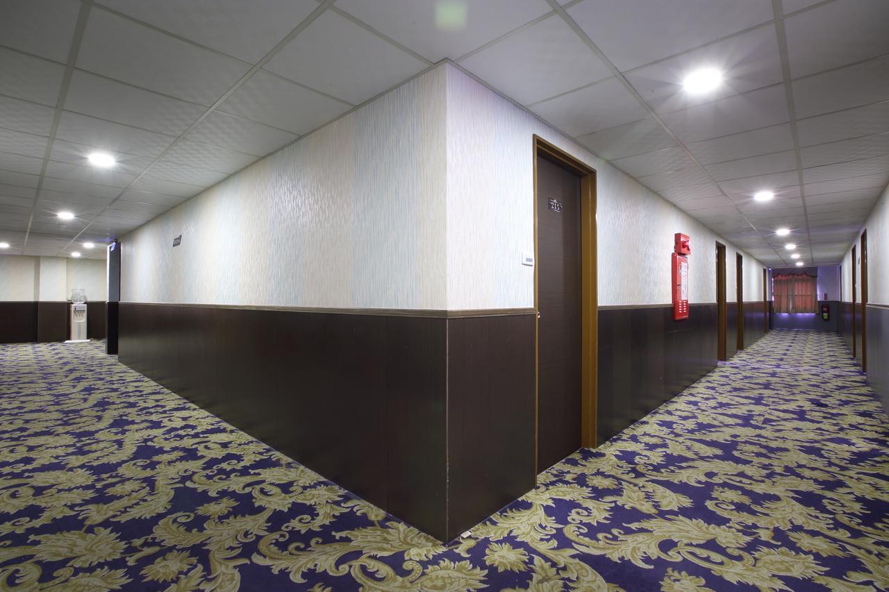 Chiayi Crown Hotel Buitenkant foto