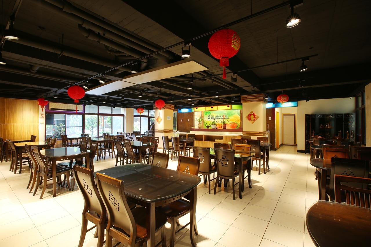 Chiayi Crown Hotel Buitenkant foto