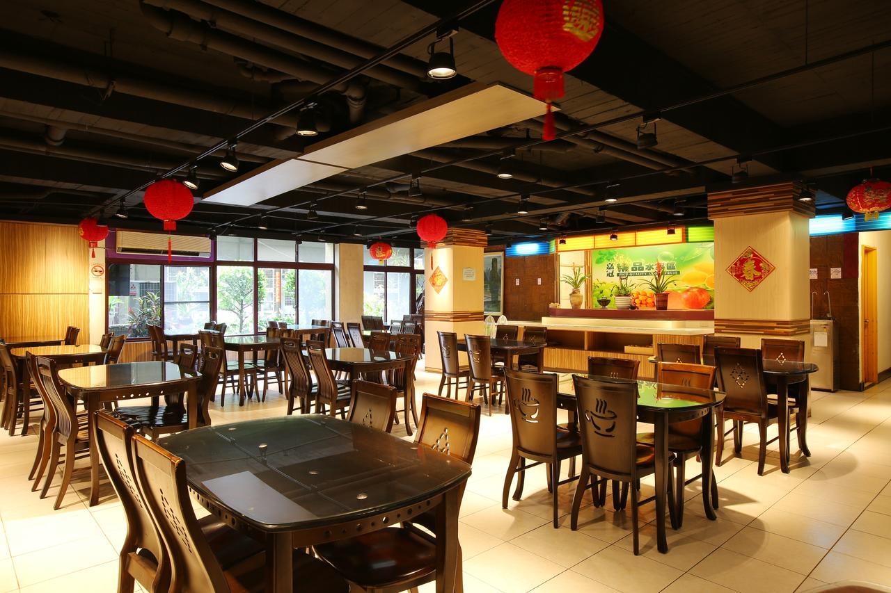 Chiayi Crown Hotel Buitenkant foto